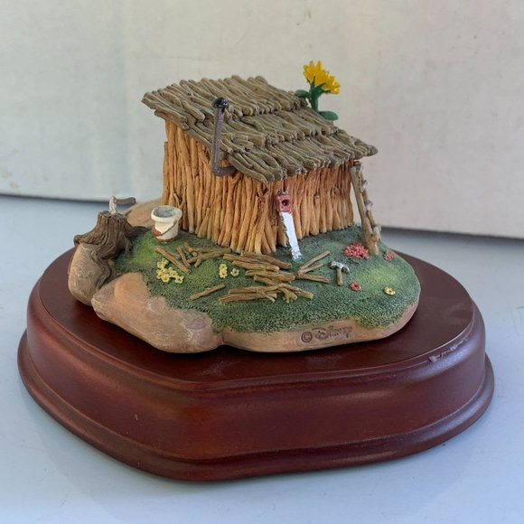 Disney WDCC Enchanted Places Three Little Pigs Fiddler Pig Stick House w/ Box - Picture 3 of 9